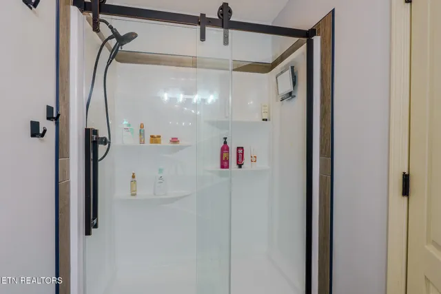 $429,900 | 7159 Grizzly Creek Lane, Powell, TN 37849