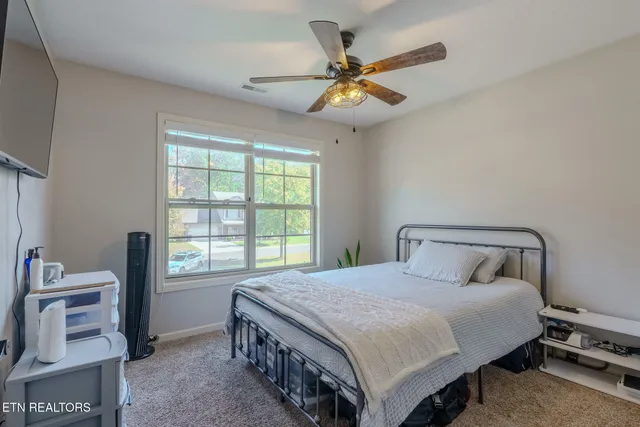 $429,900 | 7159 Grizzly Creek Lane, Powell, TN 37849