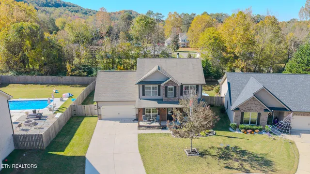 $429,900 | 7159 Grizzly Creek Lane, Powell, TN 37849