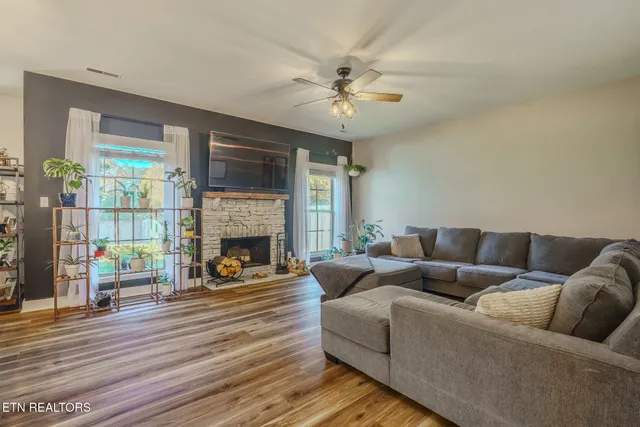 $429,900 | 7159 Grizzly Creek Lane, Powell, TN 37849