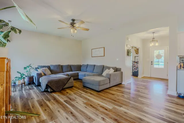 $429,900 | 7159 Grizzly Creek Lane, Powell, TN 37849