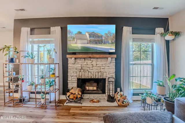 $429,900 | 7159 Grizzly Creek Lane, Powell, TN 37849