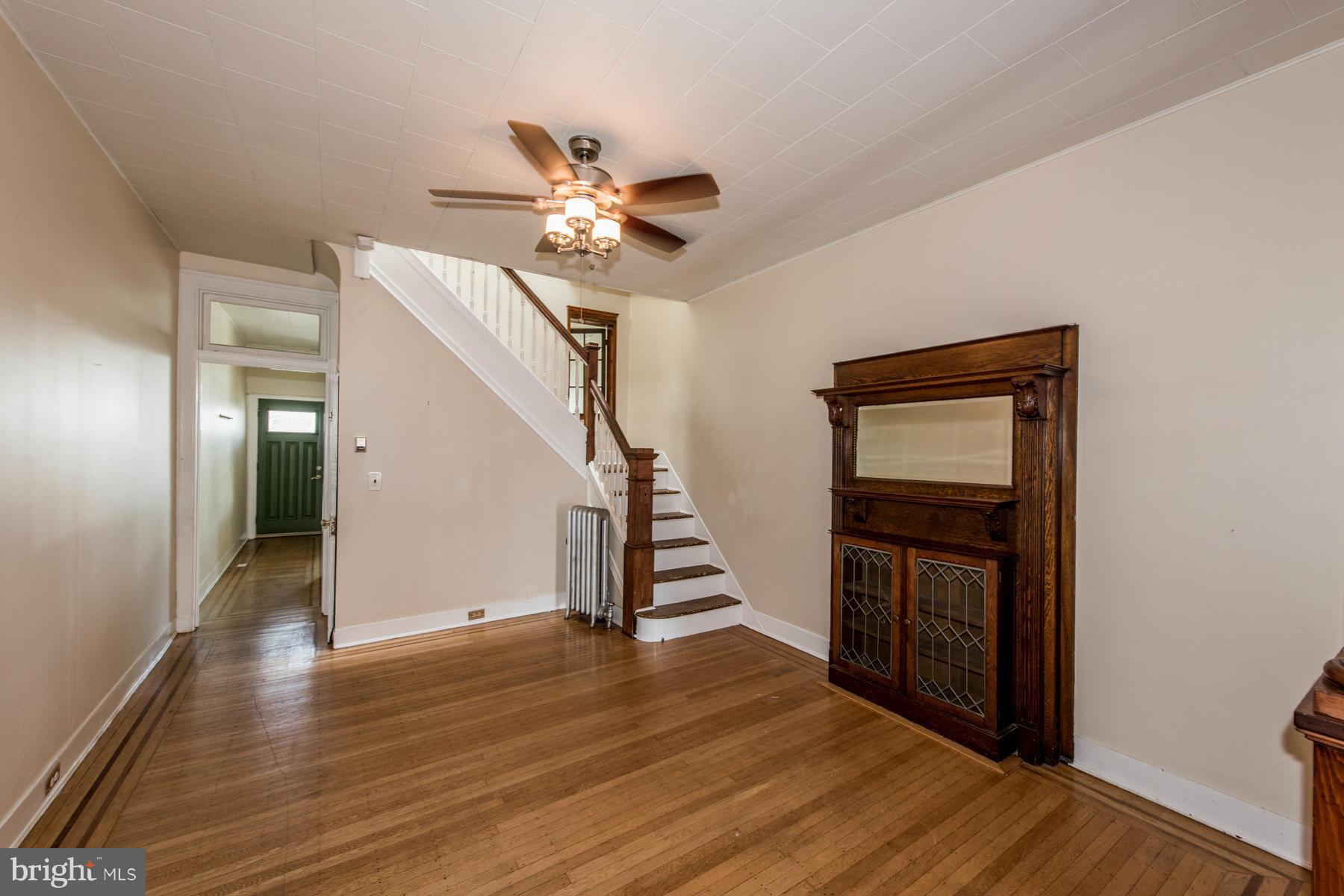 3662 Falls Road Baltimore, MD 21211 - Photo 5 of 28 Family Room