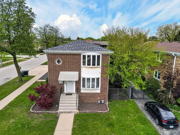 $629,900 | 4420 Vernon Avenue, Brookfield, IL 60513