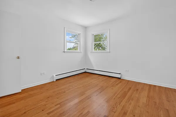 $629,900 | 4420 Vernon Avenue, Brookfield, IL 60513