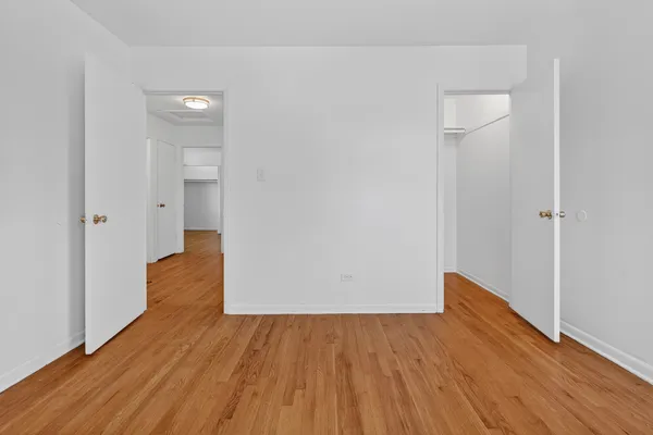 $629,900 | 4420 Vernon Avenue, Brookfield, IL 60513