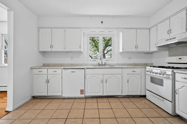 $629,900 | 4420 Vernon Avenue, Brookfield, IL 60513