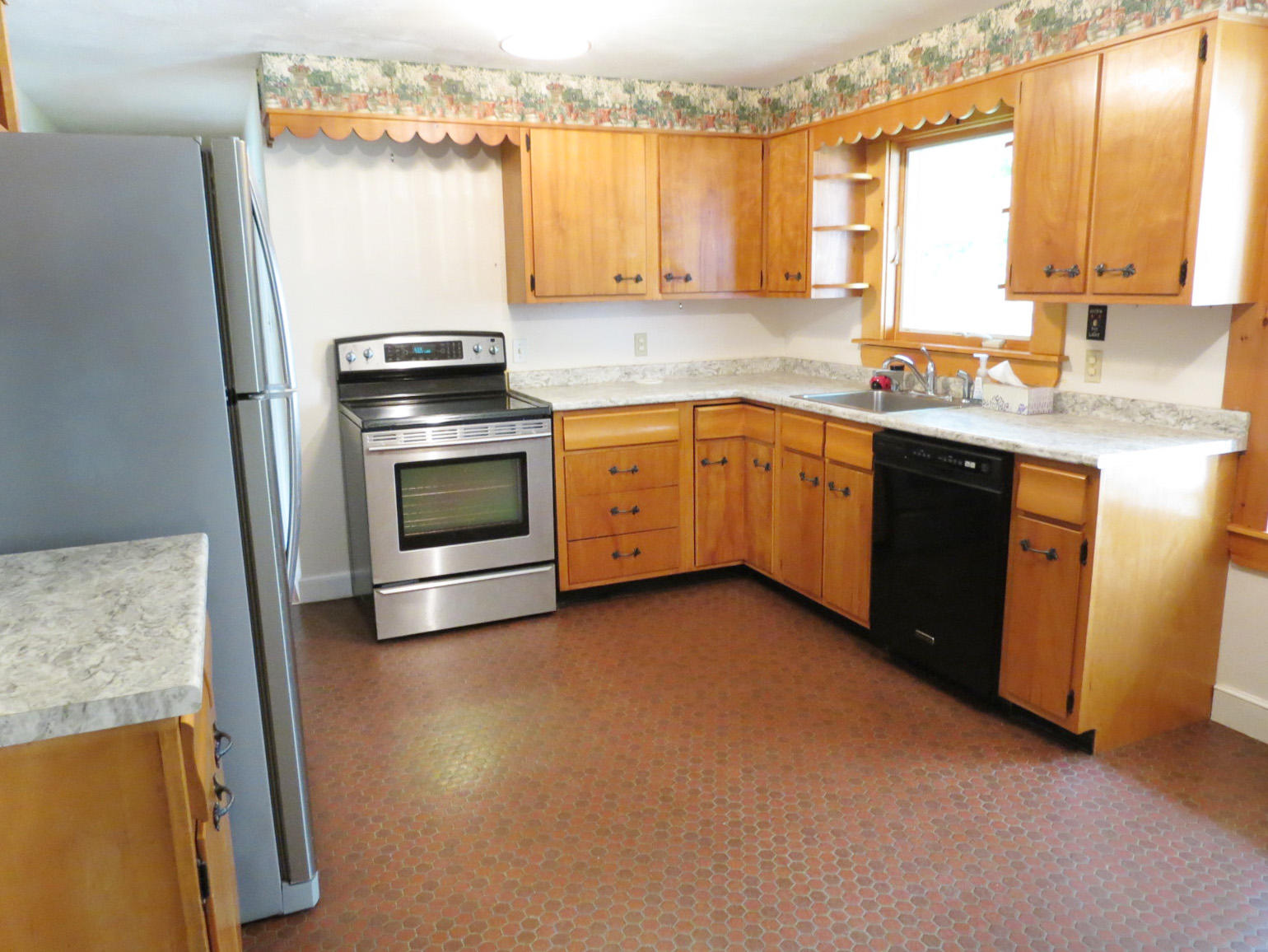 19 Ross Road Scarborough, ME 04074 - Photo 8 of 29 Kitchen
