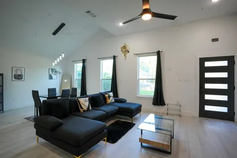 $2,500 | 4523 Solar Lane, Dallas, TX 75216