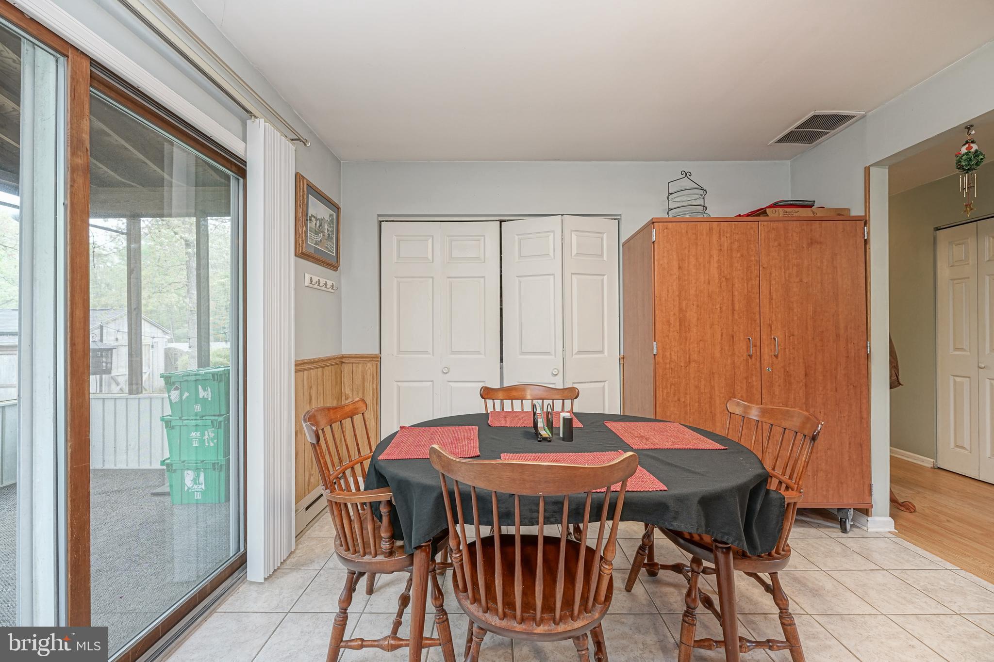 121 Oak Road Williamstown, NJ 08094 - Photo 11 of 25 Eat-in Kitchen w/Tile Flooring