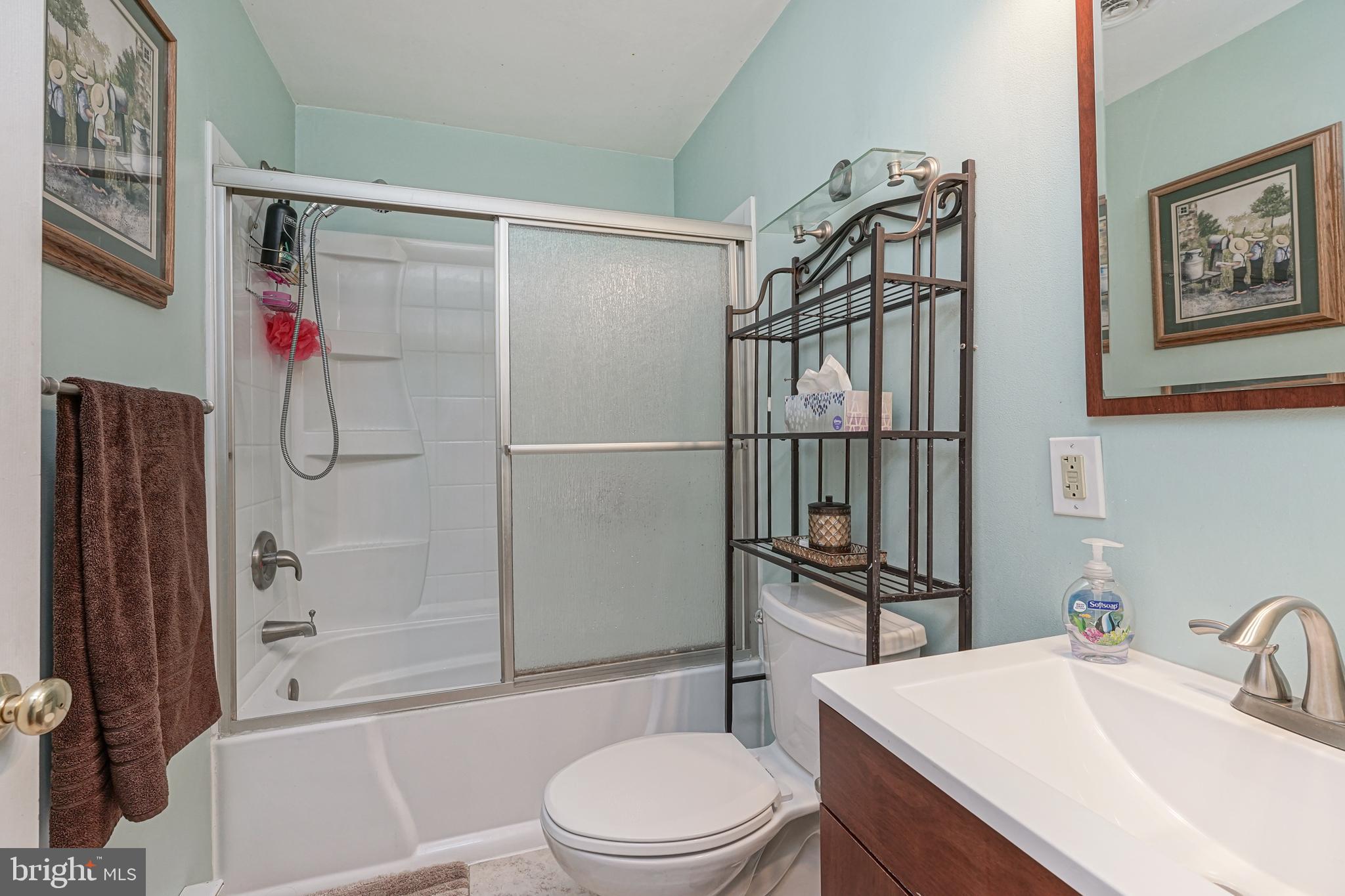 121 Oak Road Williamstown, NJ 08094 - Photo 21 of 25 Full Bathroom
