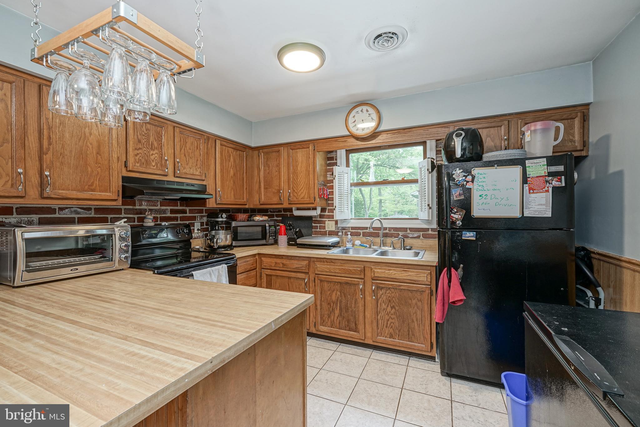 121 Oak Road Williamstown, NJ 08094 - Photo 8 of 25 Kitchen w/Tile Flooring