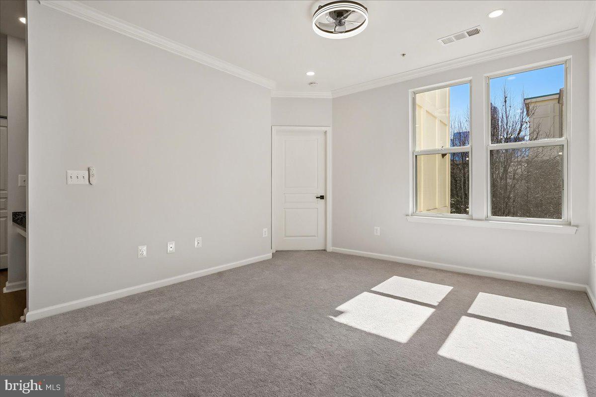 12000 Market Street, Unit 371 Reston, VA 20190 - Photo 16 of 81 Living with windows
