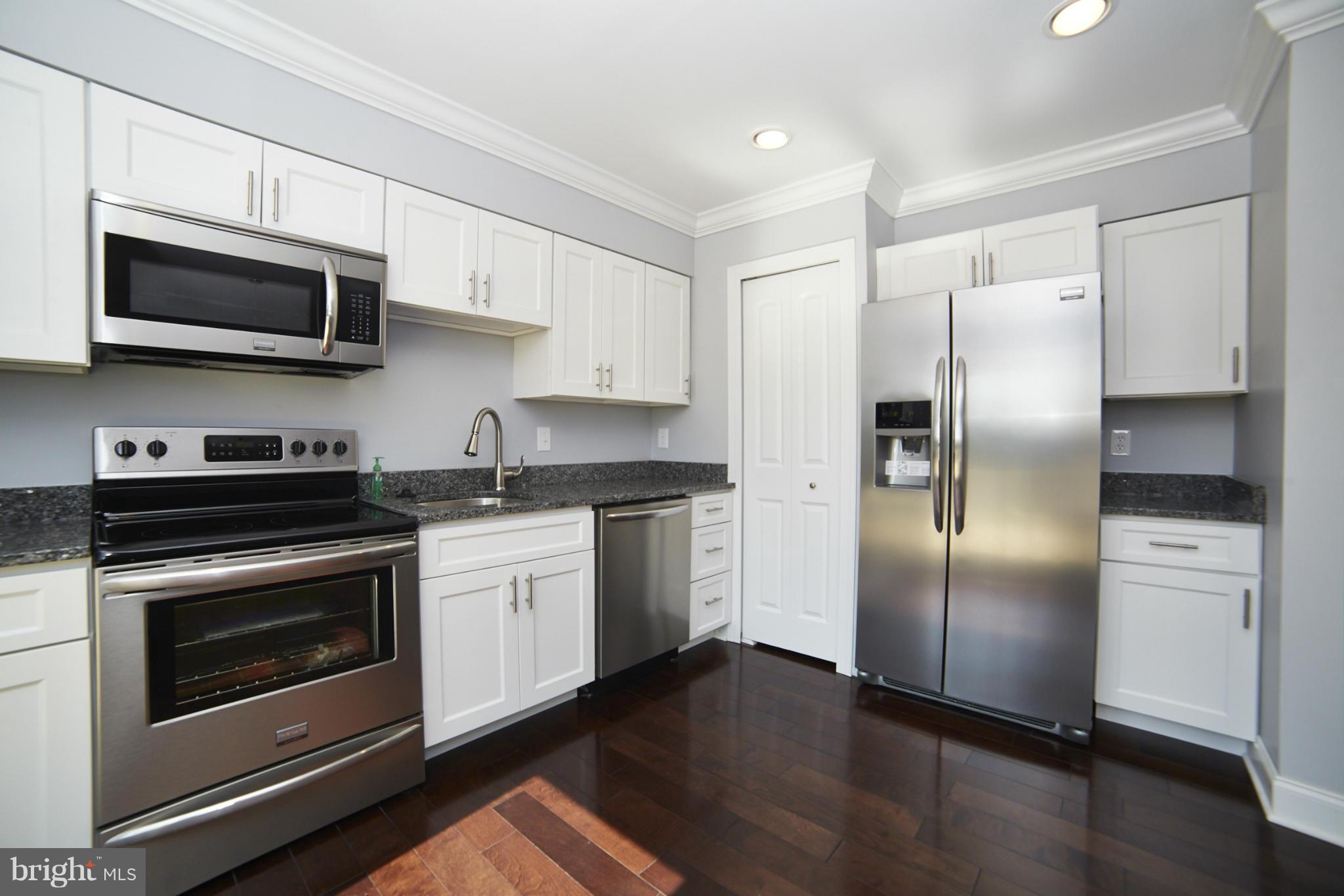 22 Bellfalls Way Baltimore, MD 21236 - Photo 4 of 30 Walk in Pantry