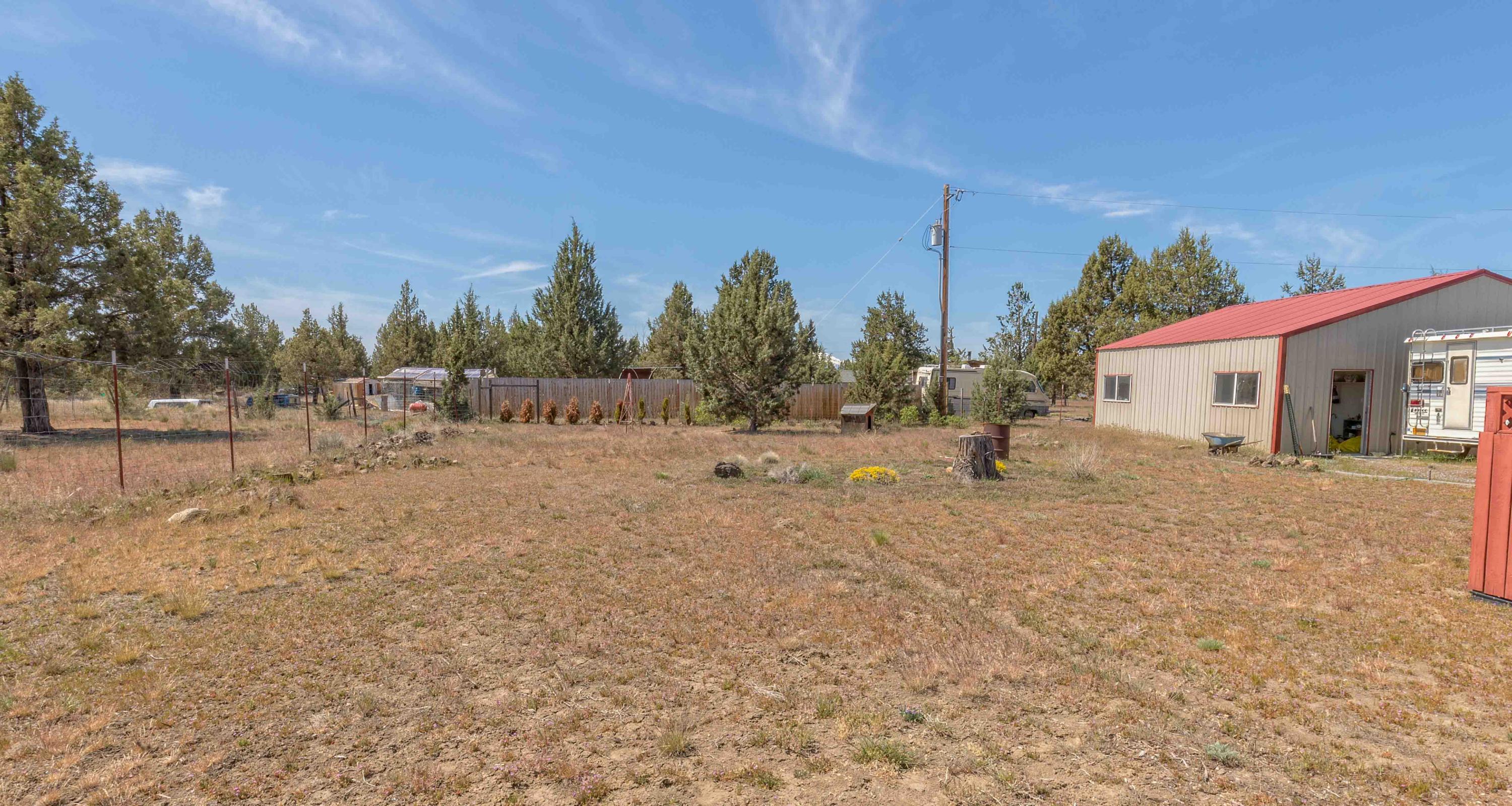 6223 Southwest Rim Road Terrebonne, OR 97760 - Photo 20 of 21 Backyard