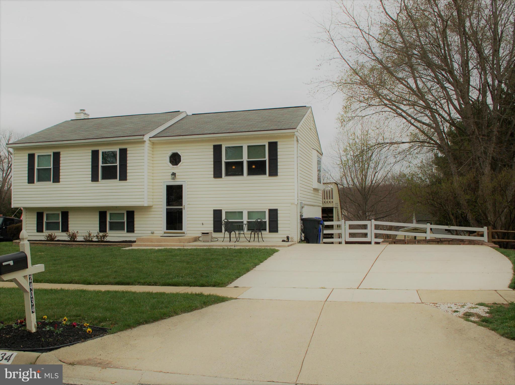 24034 Bush Hill Road Gaithersburg, MD 20882 - Photo 3 of 29 Exterior (Front)