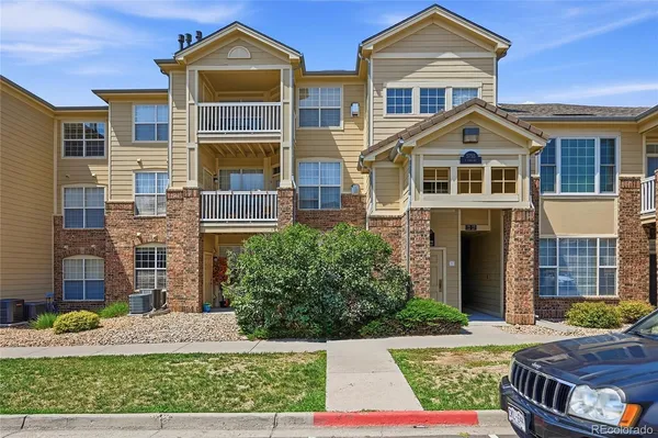 $299,000 | 5755 North Genoa Way, Unit 14303, Aurora, CO 80019