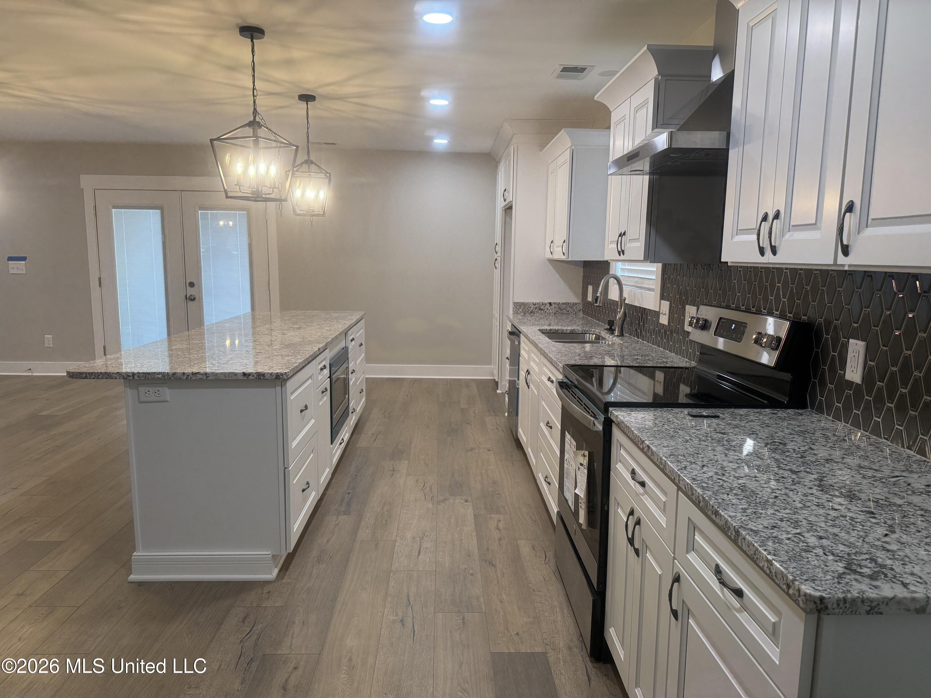 538 Pin Oak Point Southaven, MS 38671 - Photo 9 of 24 Kitchen