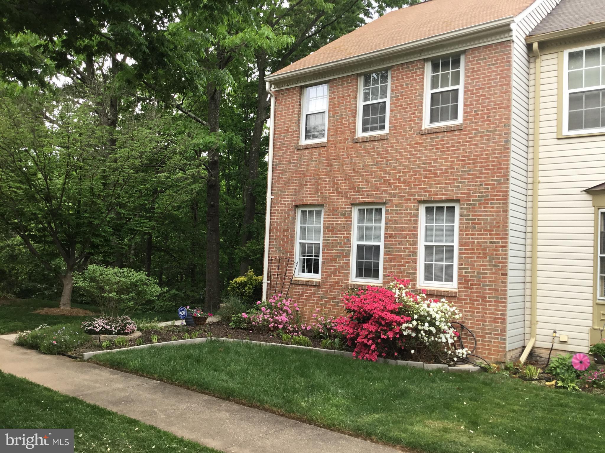 11943 Sentinel Point Court Reston, VA 20191 - Photo 25 of 27 Faces Green Space/Courtyard in Front