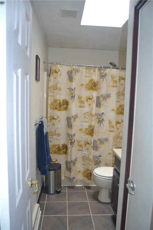 2202 Loucks Road Scottdale, PA 15683 - Photo 14 of 19 Main bath with skylight.