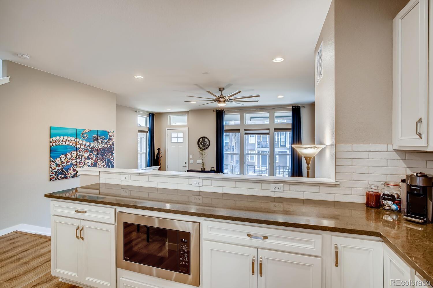 8952 Southurst Street Highlands Ranch, CO 80129 - Photo 12 of 39 Gallery Image 12