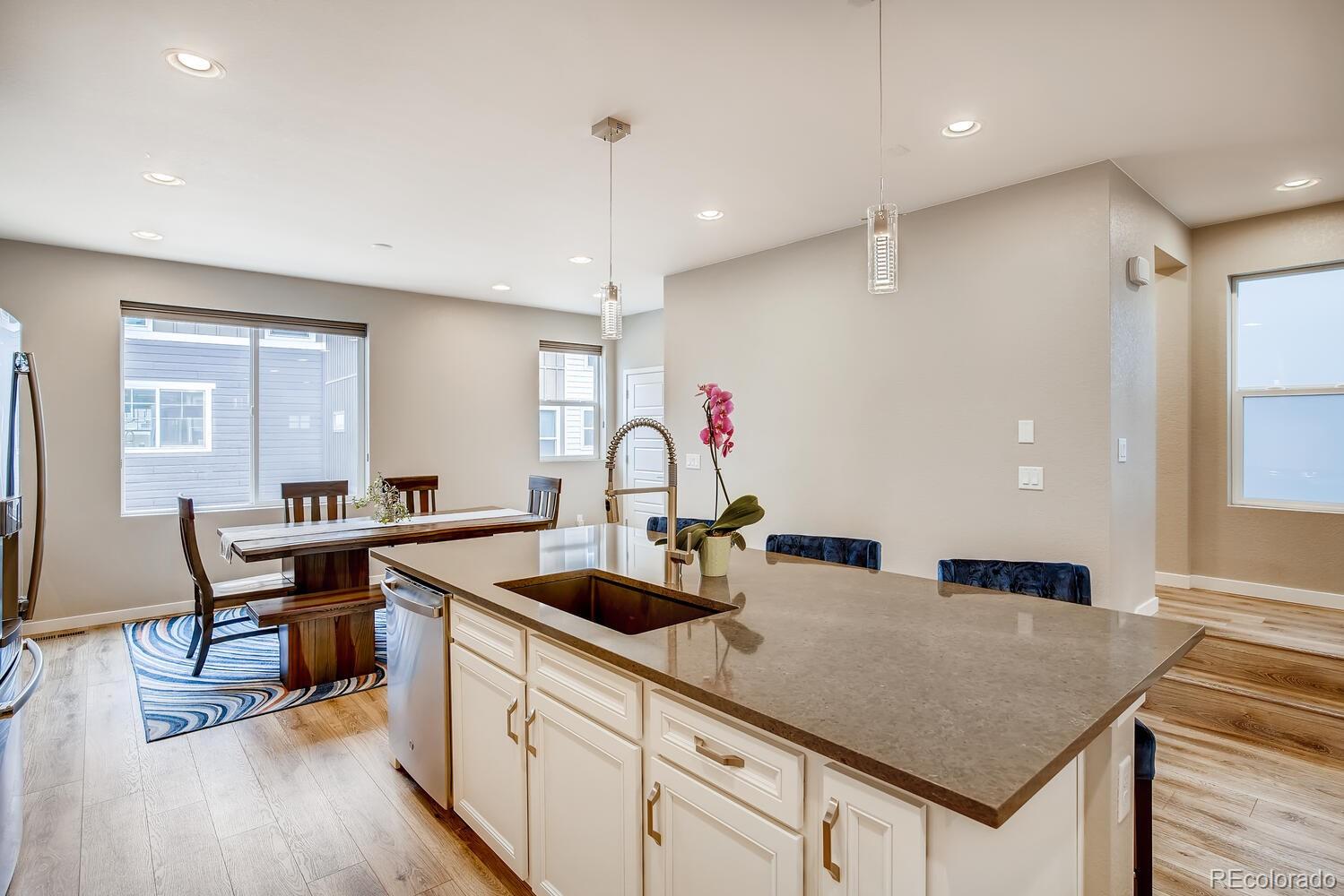 8952 Southurst Street Highlands Ranch, CO 80129 - Photo 13 of 39 Gallery Image 13