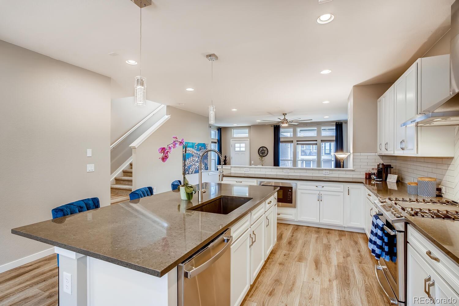 8952 Southurst Street Highlands Ranch, CO 80129 - Photo 14 of 39 Gallery Image 14