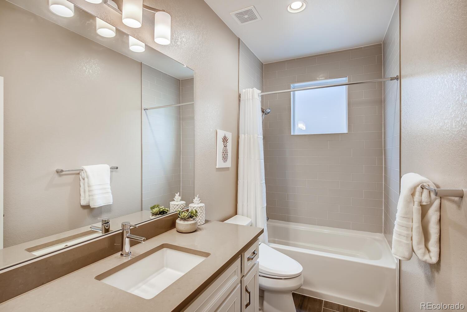 8952 Southurst Street Highlands Ranch, CO 80129 - Photo 28 of 39 Gallery Image 28