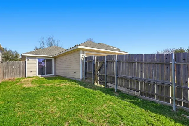 $359,900 | 6905 Planters Row Drive, McKinney, TX 75070