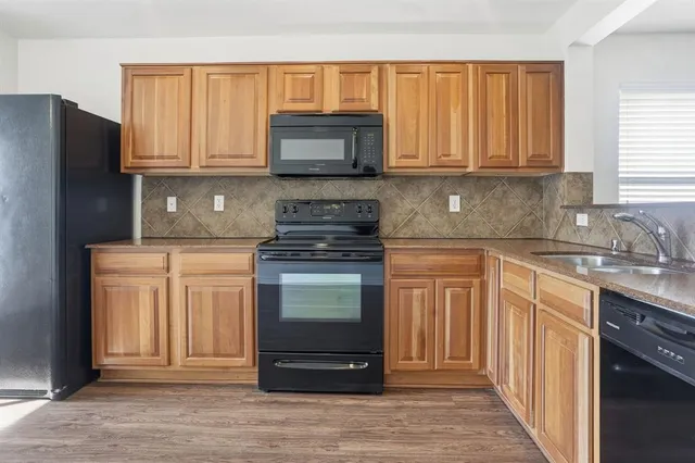 $359,900 | 6905 Planters Row Drive, McKinney, TX 75070