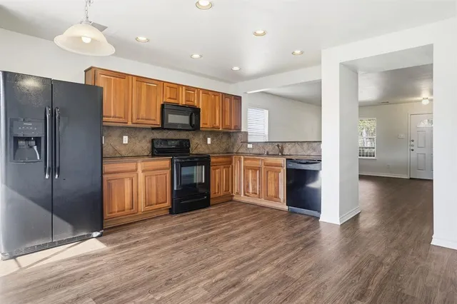 $359,900 | 6905 Planters Row Drive, McKinney, TX 75070