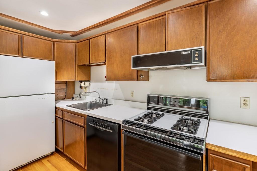 6 Turner Road Marblehead, MA 01945 - Photo 5 of 30