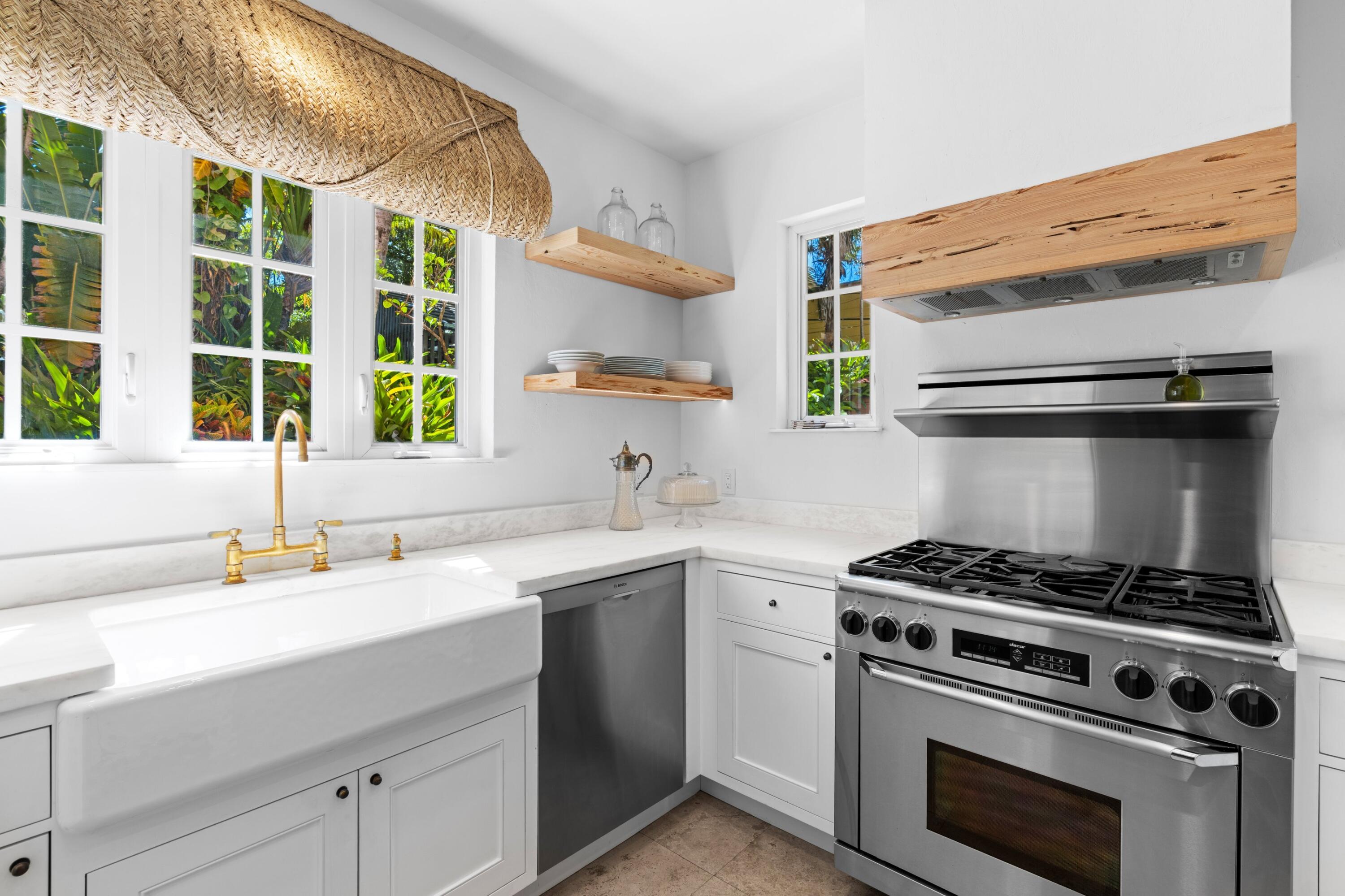 746 Upland Road West Palm Beach, FL 33401 - Photo 15 of 43 DSC02165.jpg-SMALL