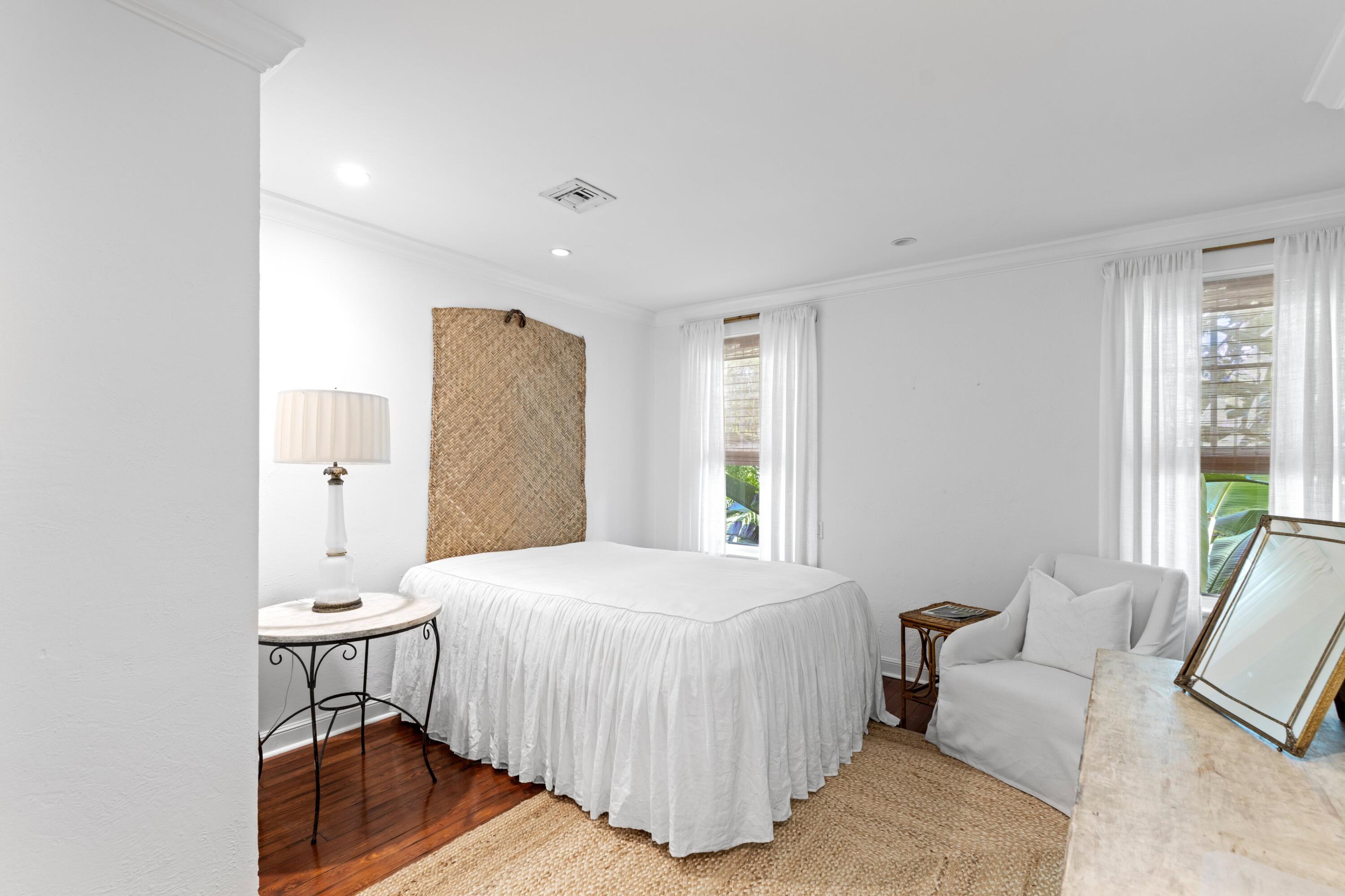 746 Upland Road West Palm Beach, FL 33401 - Photo 22 of 43 DSC02220.jpg-SMALL