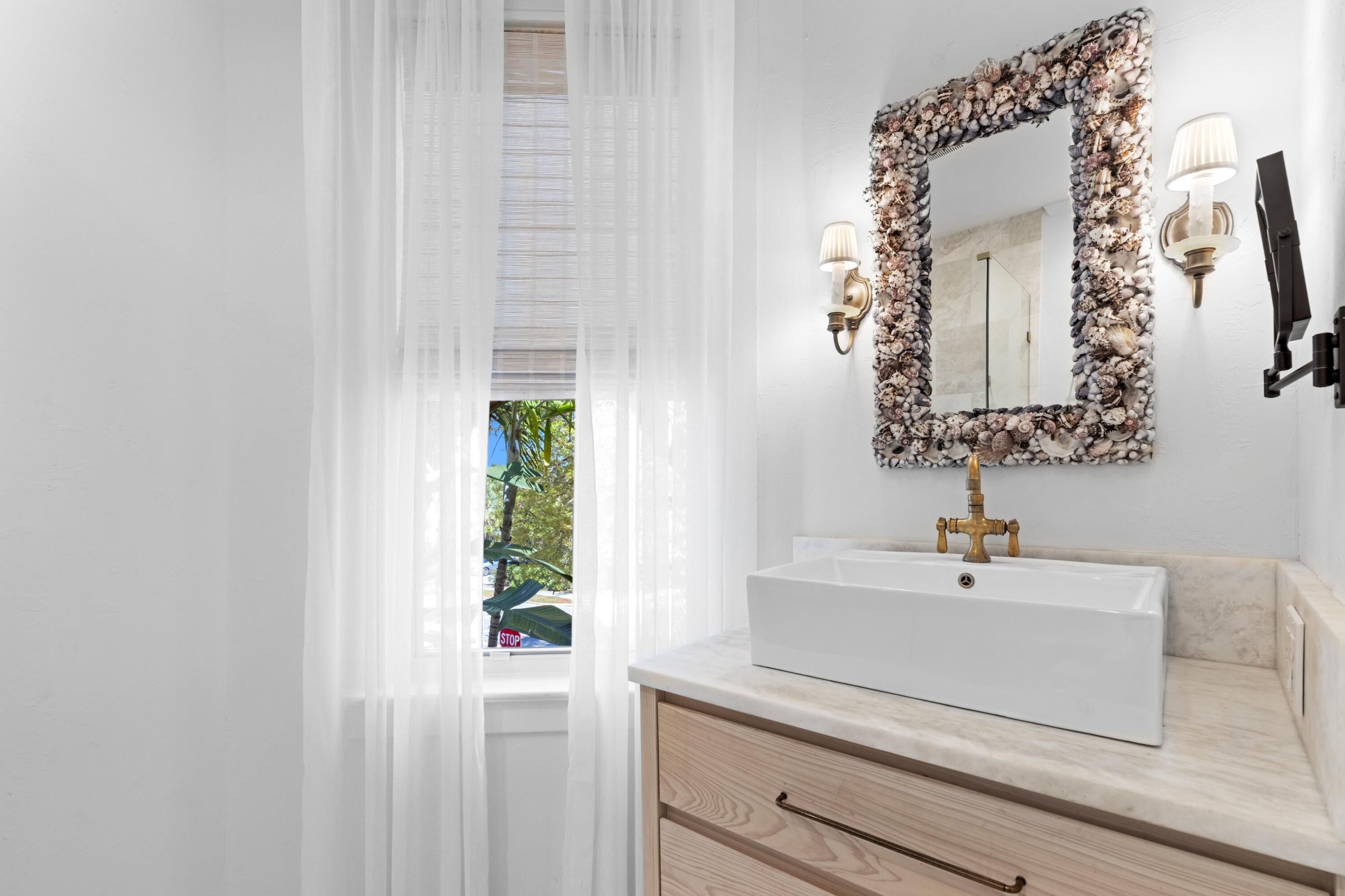 746 Upland Road West Palm Beach, FL 33401 - Photo 25 of 43 DSC02190.jpg-SMALL