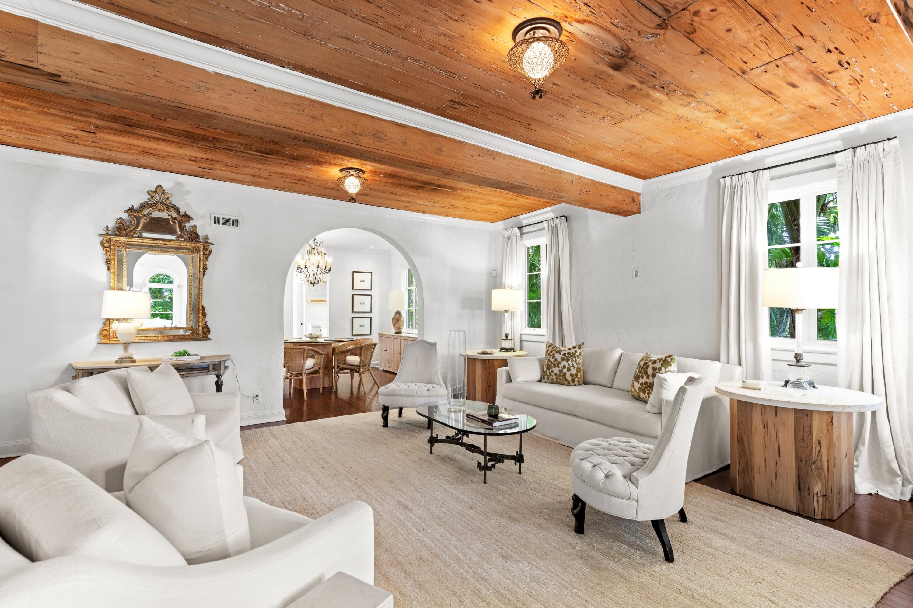 746 Upland Road West Palm Beach, FL 33401 - Photo 9 of 43 DSC02110.jpg-SMALL