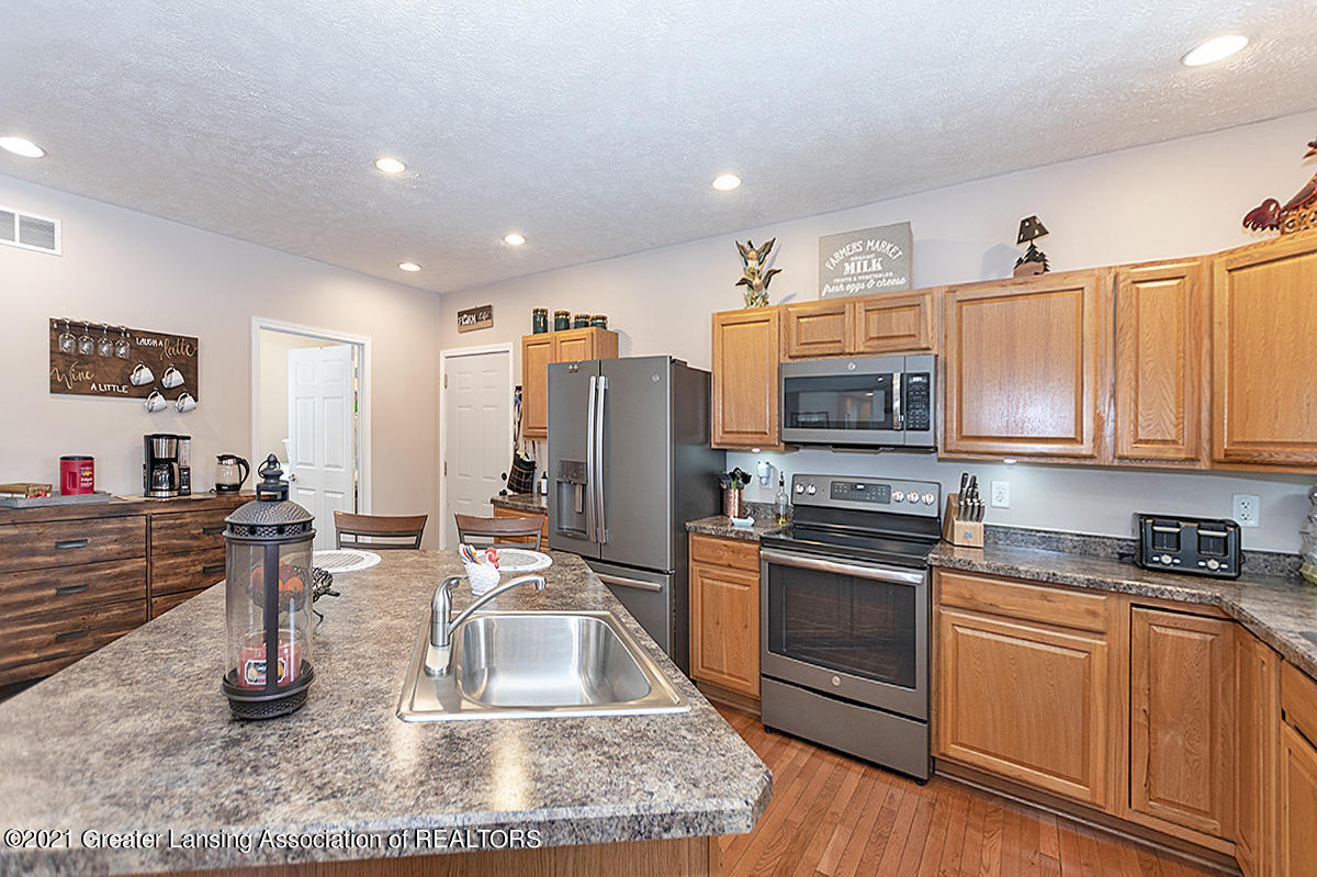 5413 North Wheaton Road Charlotte, MI 48813 - Photo 11 of 28 11