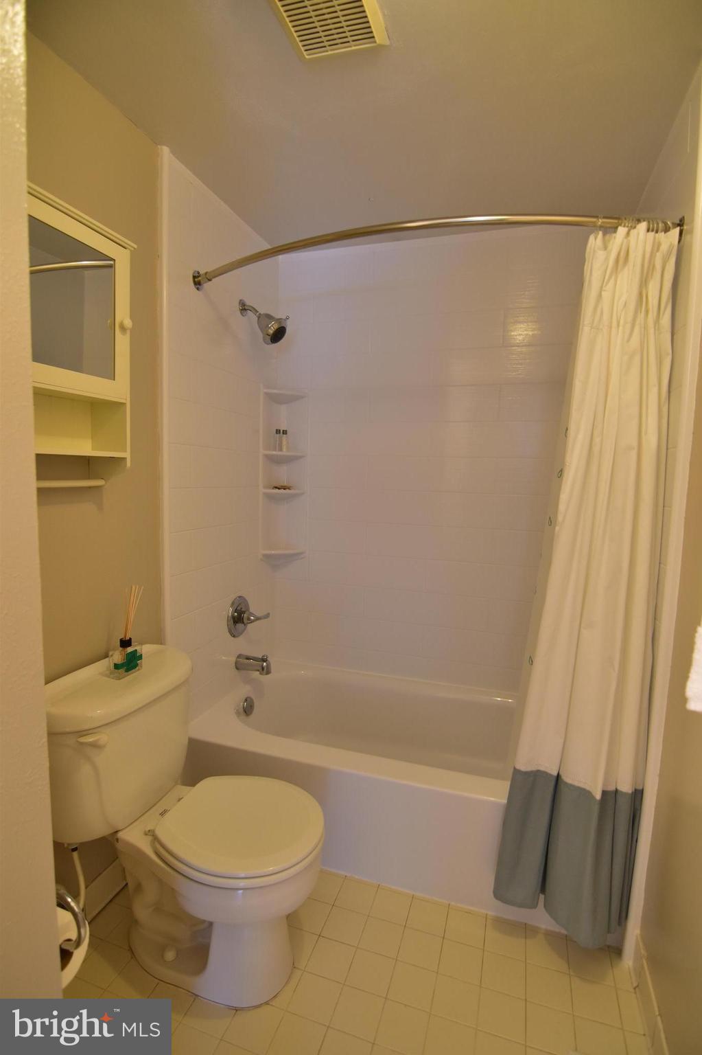 126 Magnolia Road Sterling, VA 20164 - Photo 13 of 21 Bath