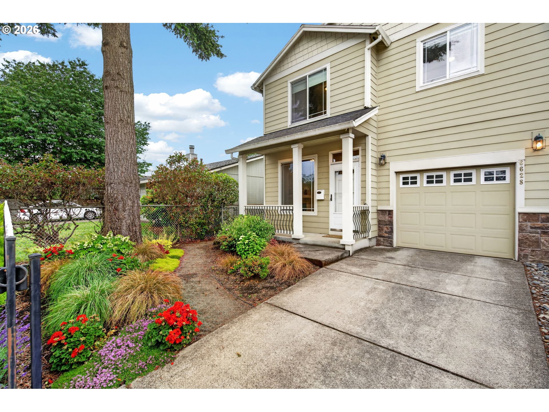 6628 Southeast Reedway Street Portland, OR 97206 - Photo 3 of 33
