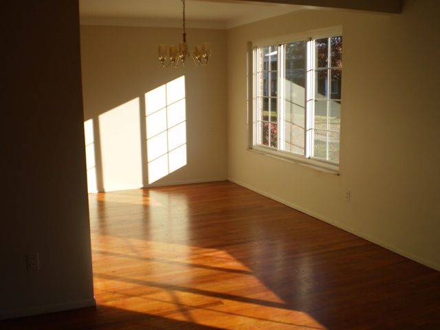 29326 Hoover Road Warren, MI 48093 - Photo 14 of 15 31031615-13.JPG