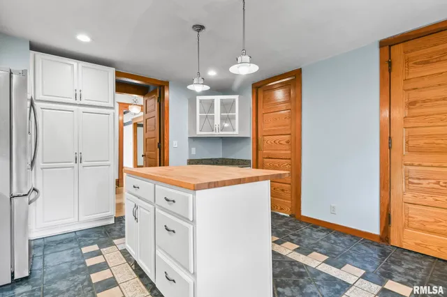 $285,000 | 835 South Park Avenue, Springfield, IL 62704