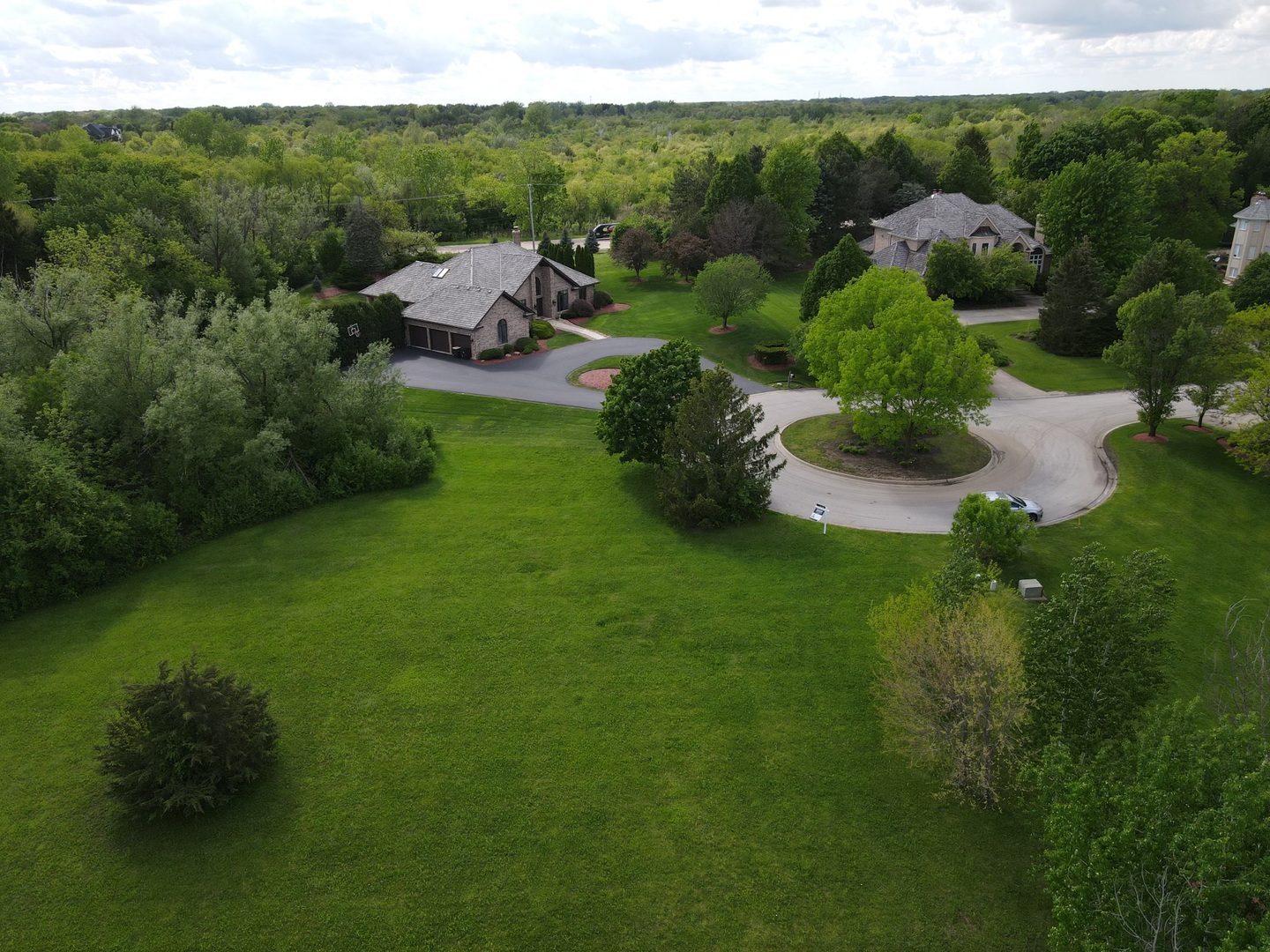 13 Farmington Road South Barrington, IL 60010 - Photo 3 of 7 Gallery Image 3