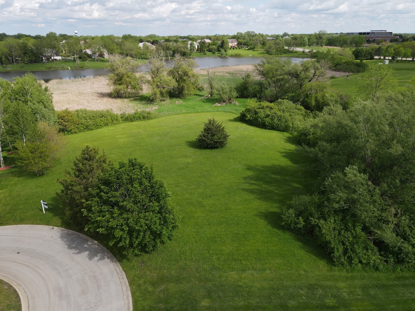 13 Farmington Road South Barrington, IL 60010 - Photo 4 of 7 Gallery Image 4