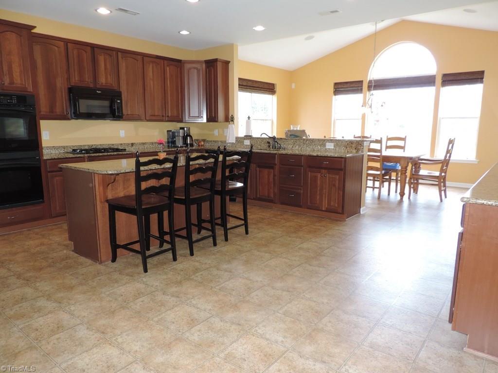 3013 Sycamore Point Trail High Point, NC 27265 - Photo 9 of 26 Gallery Image 9