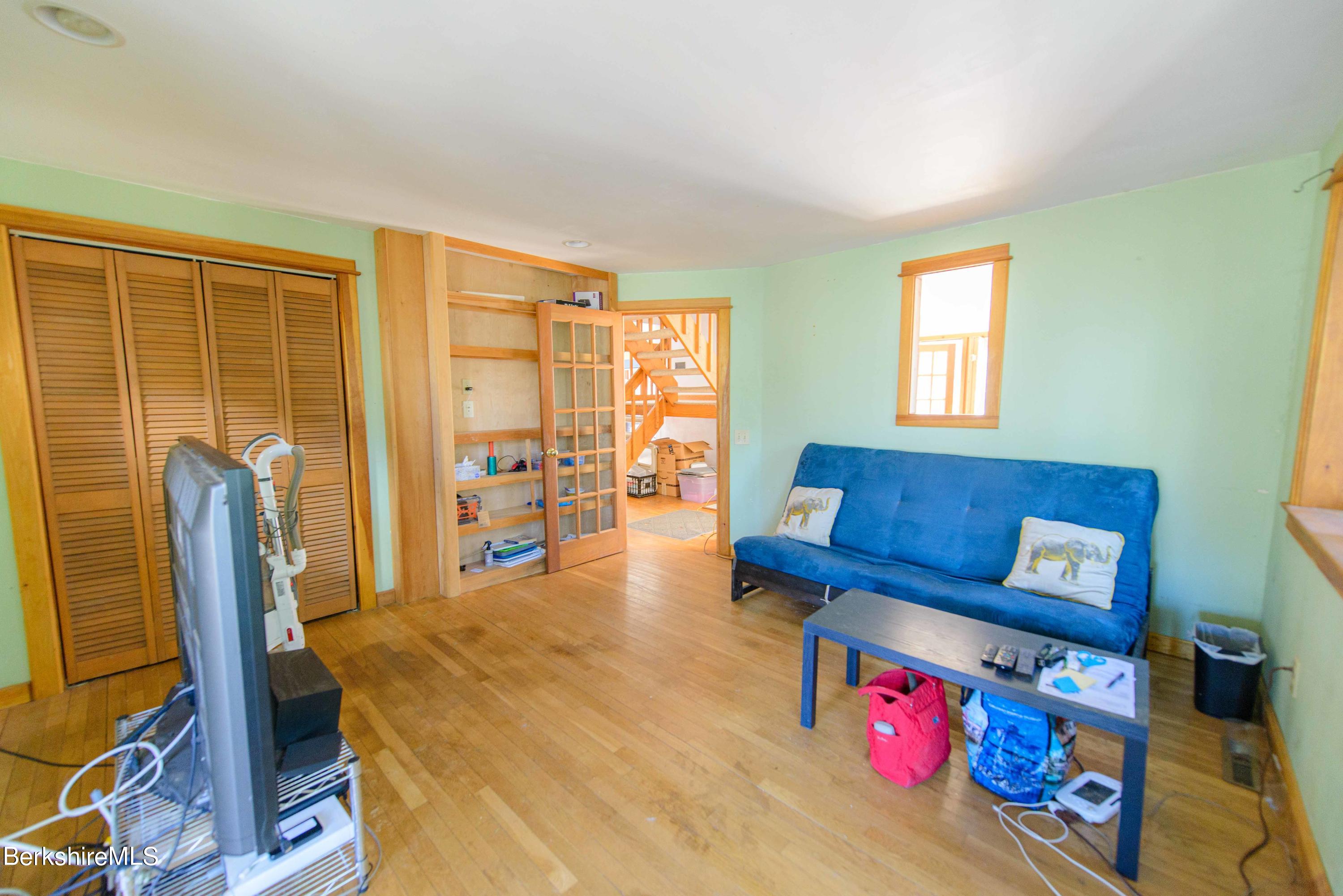 368 Chesterfield Road Leeds, MA 01053 - Photo 12 of 35 Dining_03