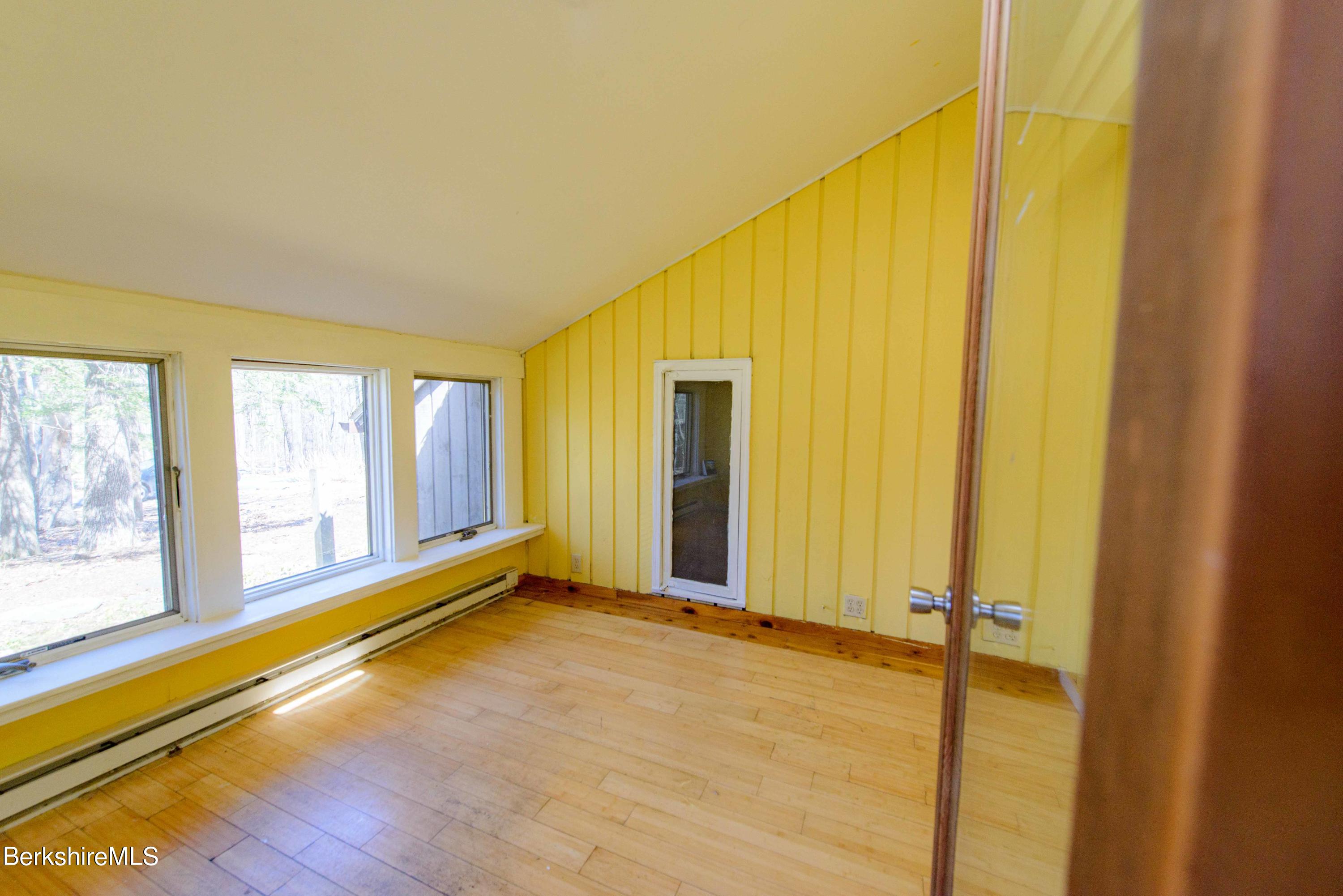 368 Chesterfield Road Leeds, MA 01053 - Photo 16 of 35 Sunroom_01