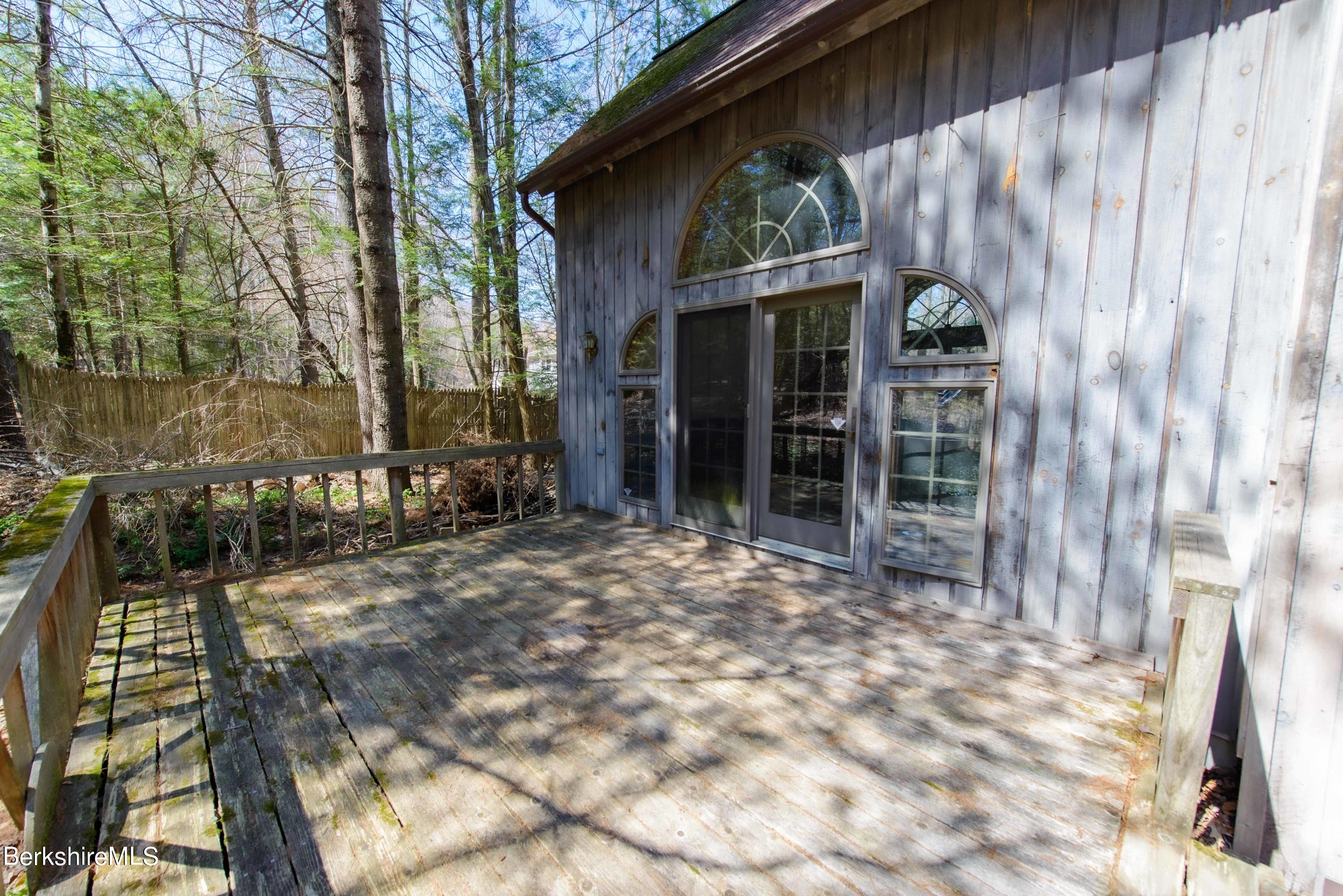 368 Chesterfield Road Leeds, MA 01053 - Photo 29 of 35 Deck_04