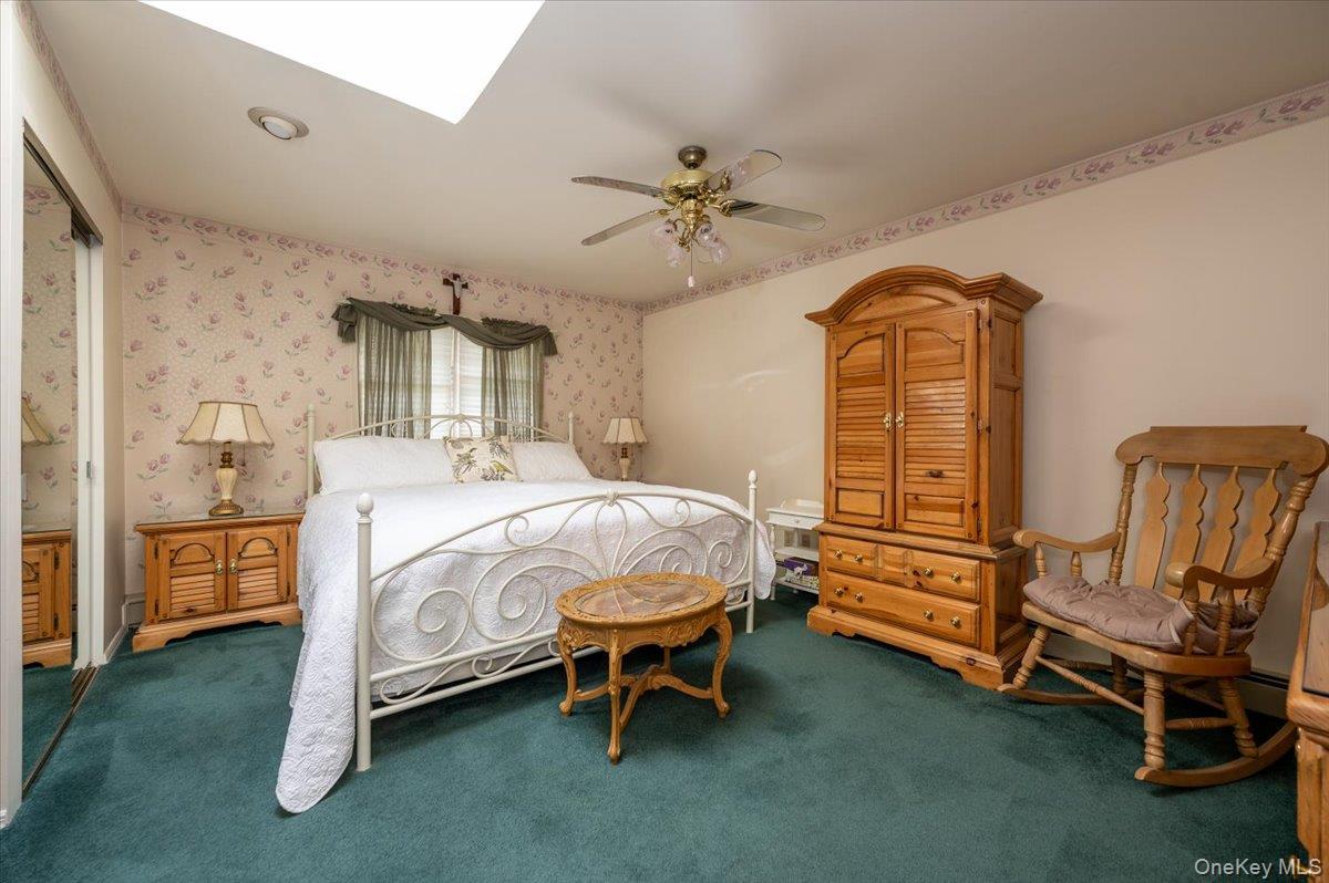 253 Blacksmith Road South Levittown, NY 11756 - Photo 13 of 28