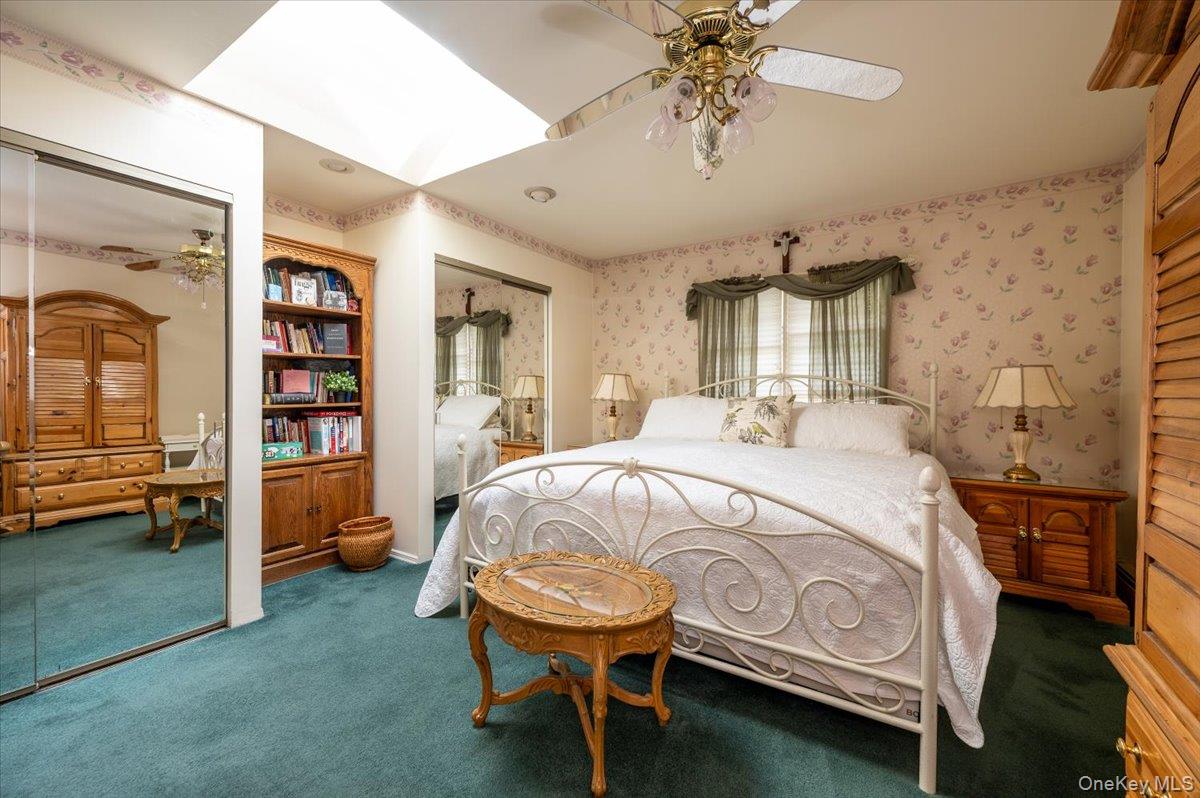 253 Blacksmith Road South Levittown, NY 11756 - Photo 14 of 28