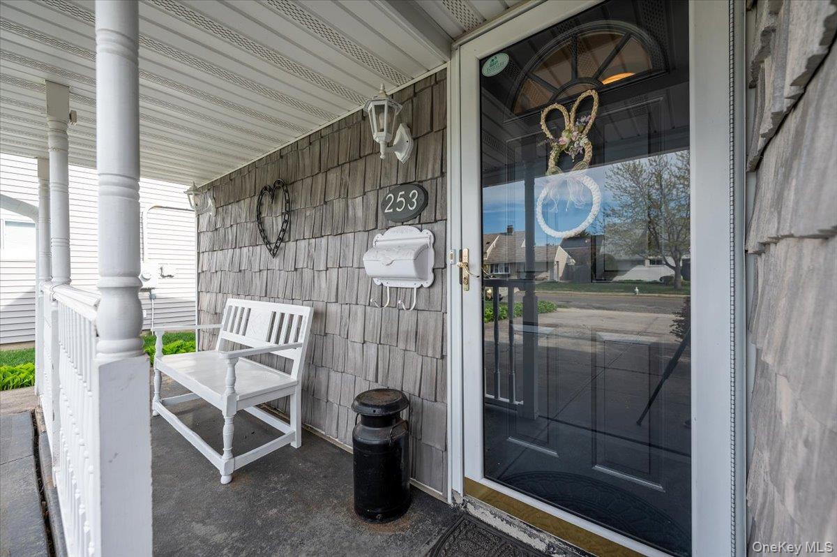 253 Blacksmith Road South Levittown, NY 11756 - Photo 2 of 28